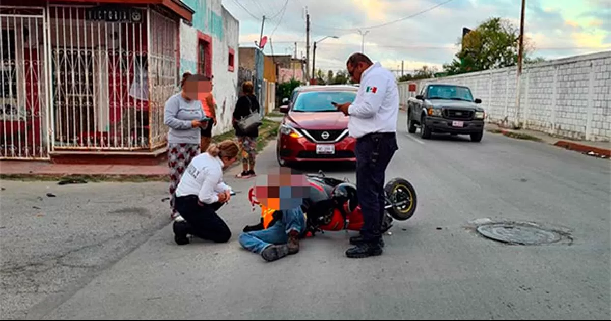 Manda al hospital a motociclista por pasarse el alto en PN