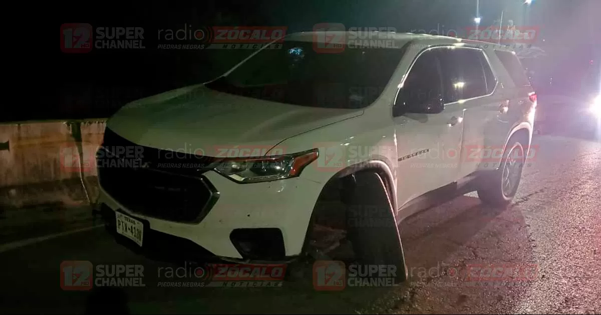 Camioneta queda varada en pleno acceso al Puente Internacional II, lo que provocÃ³ una carga vehicular