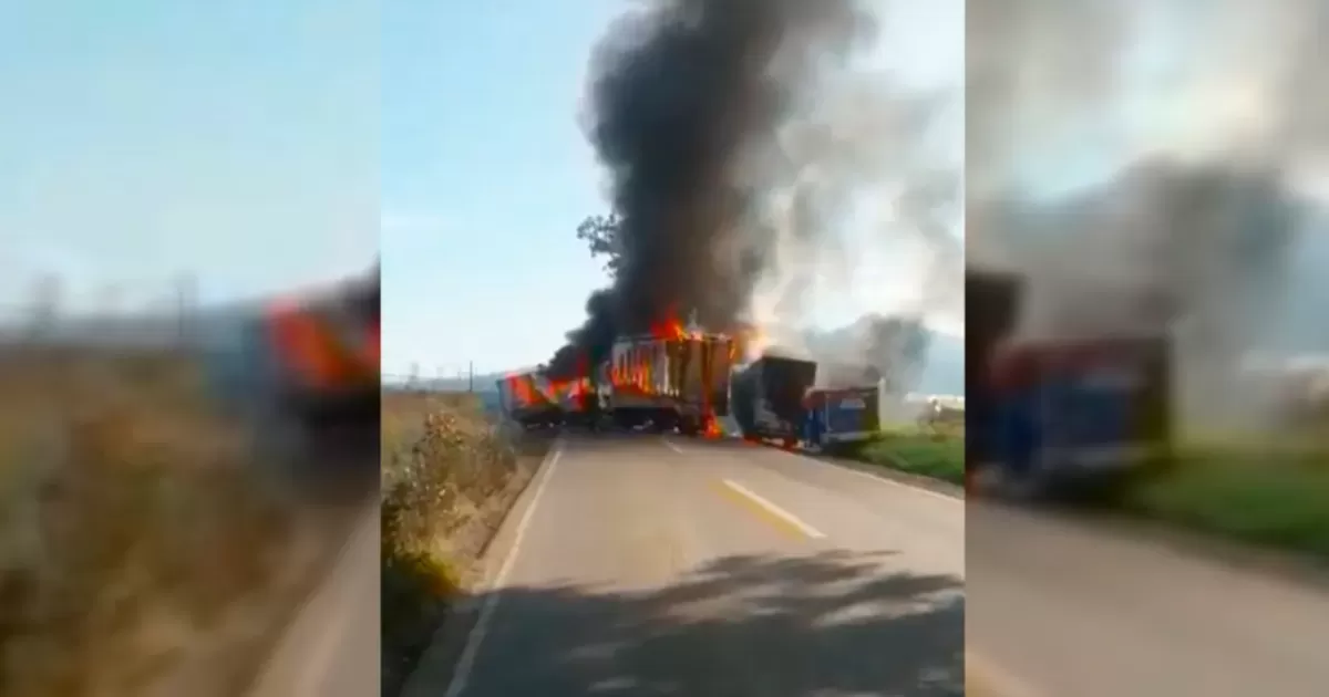 Presuntos normalistas robaron al menos ocho camiones y los incendiaron en las carreteras Uruapan-Carapan y Nahuatzen-Carapan