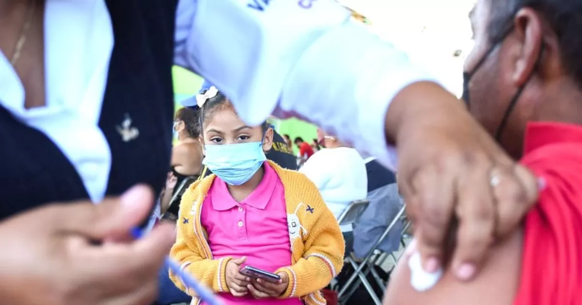 En el caso de Piedras Negras, la aplicaciÃ³n de las dosis se harÃ¡ en el salÃ³n de la CTM los dÃ­as viernes, sÃ¡bado y lunes, de acuerdo a la inicial del apellido paterno.