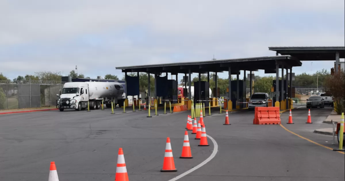 AdministraciÃ³n tiene establecido un 30% de aumento en unidades particulares por ambos cruces; un 2.5% en el transporte comercial y 50% en las personas que cruzan a pie.