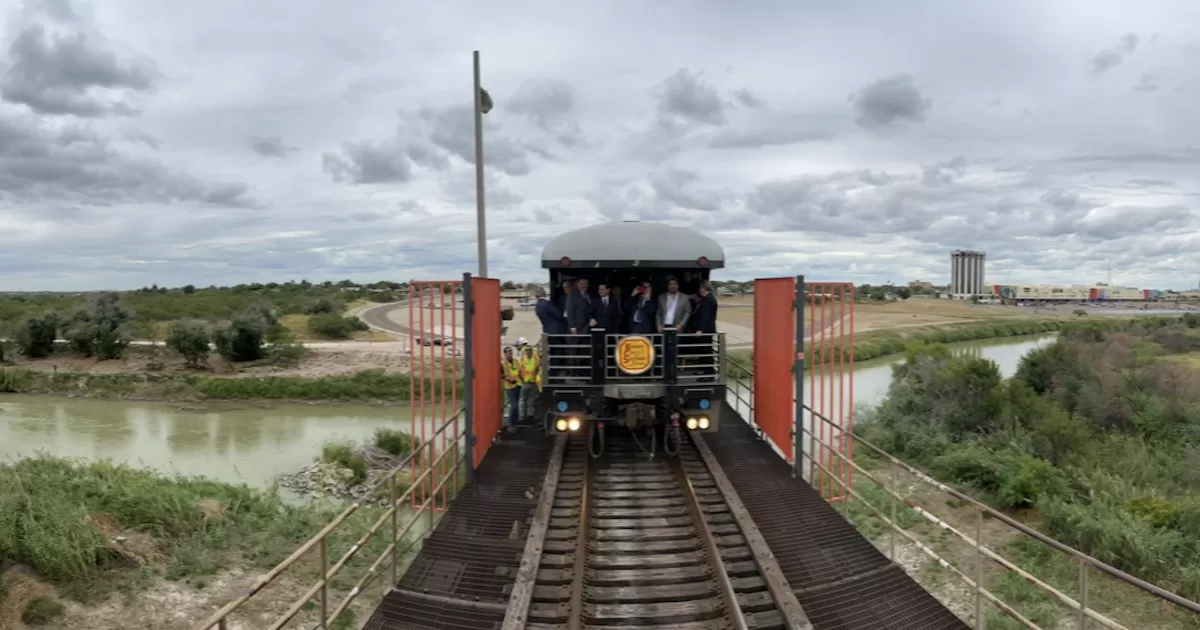 Construcción de nuevo cruce ferroviario en Laredo será fuerte competencia para Piedras: aduanales