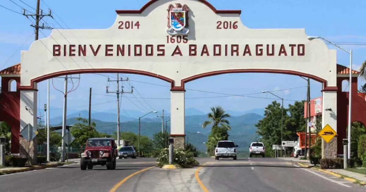 El alcalde de Badiraguato, JosÃ© Luis LÃ³pez Elenes, asegurÃ³ que el museo exhibirÃ¡ las historias de los capos de la droga, algunas de sus pertenecÃ­as y sus figuras en tamaÃ±o real.