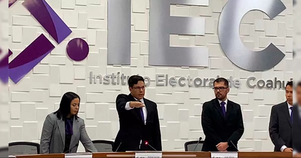 Como uno de los primeros actos de la sesiÃ³n, Paredes Lozano rindiÃ³ protesta ante los miembros del Consejo.