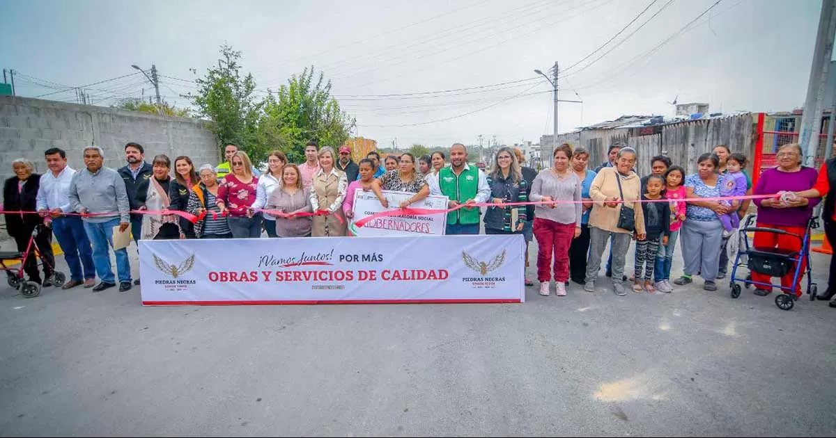 El director de PlaneaciÃ³n, Urbanismo y Obras PÃºblicas Municipales, Alfredo Antonio Lucero Montemayor, agregÃ³ que ademÃ¡s se construyeron mÃ¡s de tres mil 800 metros cuadrados de banquetas, que no existÃ­an.