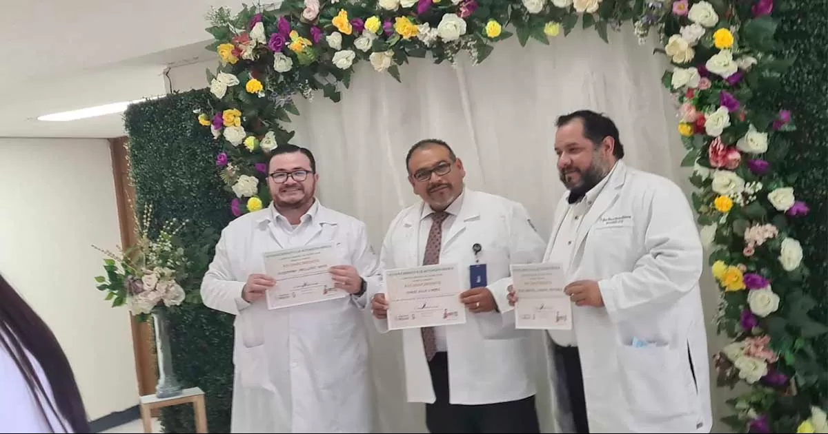 En una ceremonia efectuada en Monclova como parte del DÃ­a del MÃ©dico, fueron reconocido cinco doctores, dos laboran en la ClÃ­nica 79 y tres en el Hospital de la Zona 11.