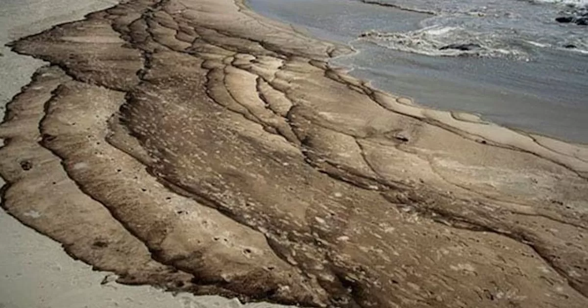 Pescadores aseguran que es la cuarta vez que Pemex provoca este tipo de derrames en menos de 40 dÃ­as, afectando a cuatro comunidades