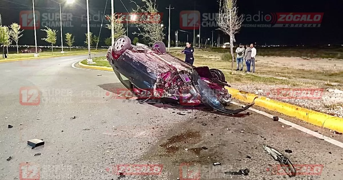 La mujer se encontraba tendida sobre el asfalto y fue trasladada de emergencia a un hospital local, donde su estado de salud es delicado