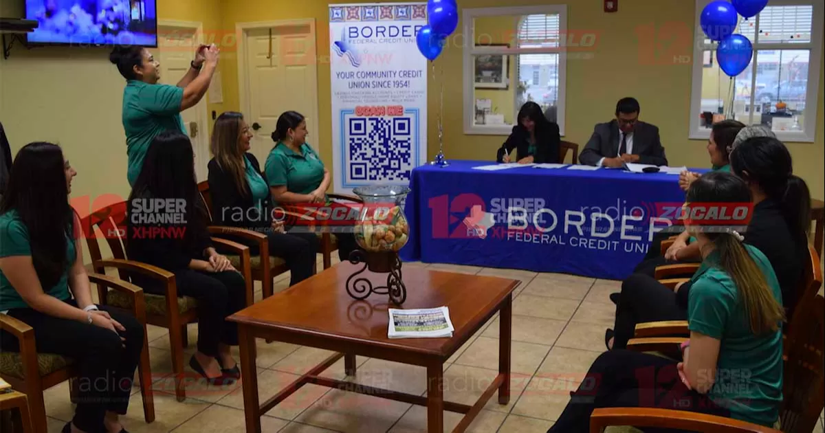 Consulado y banco firman acuerdo de colaboración