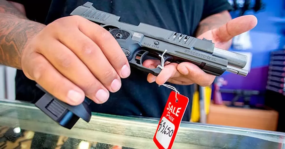 Cárteles mexicanos surten su armamento con compras hormiga en Arizona