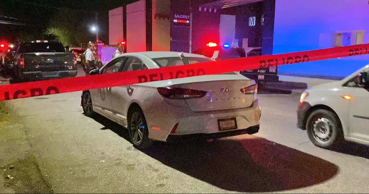 Se pudo observar que bomberos entraron a las instalaciones del hotel con mÃ¡scara y tanque de oxÃ­geno.