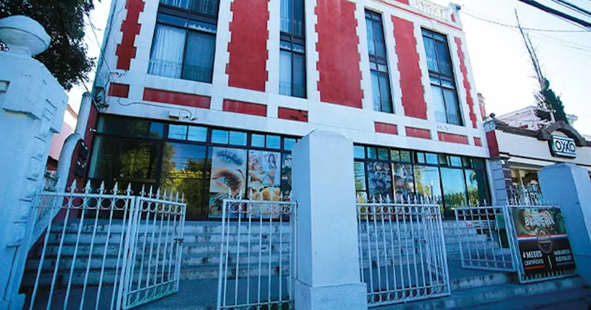 Los defraudados por la escuela de barberÃ­a invirtieron en promedio 10 mil pesos por una educaciÃ³n que no pueden comprobar