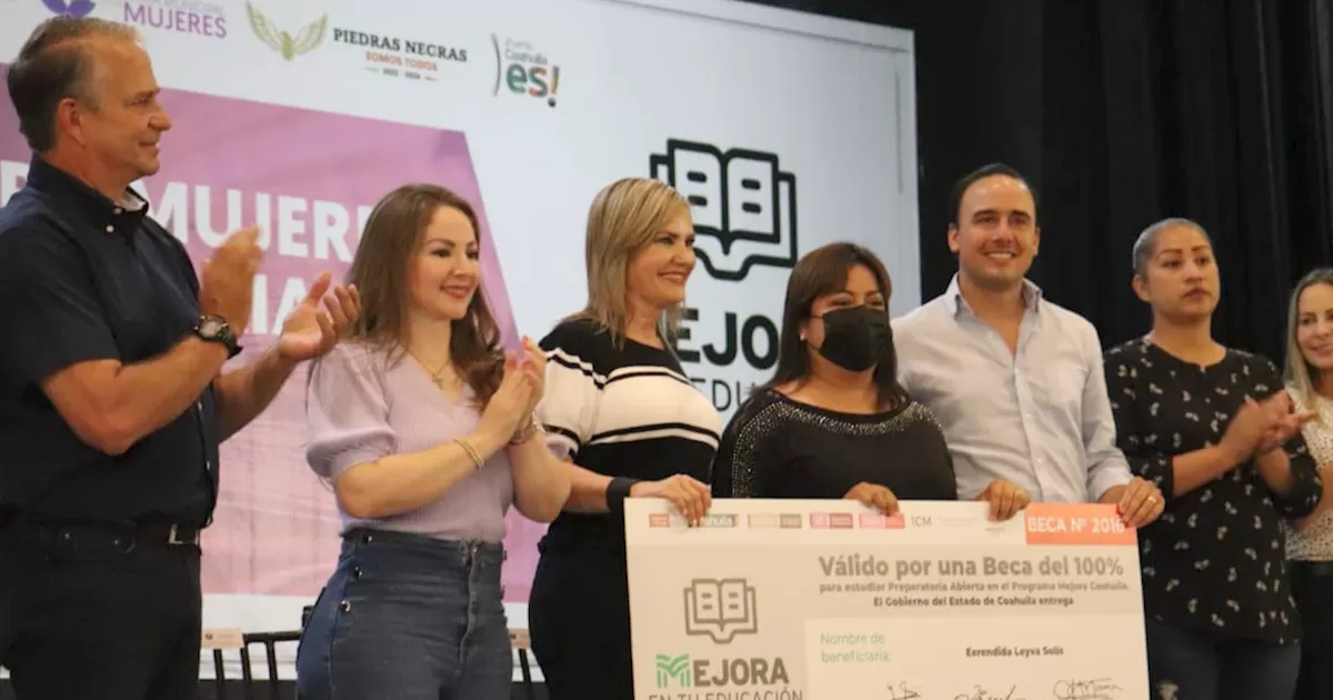 Cumplirá Norma Treviño con ceremonia de graduación a mujeres que concluyen su preparatoria abierta