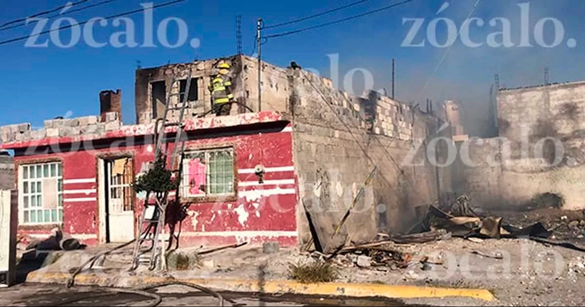Propietarios sacaron sus pertenencias más valiosas y a sus mascotas para ponerlas a salvo del fuego
