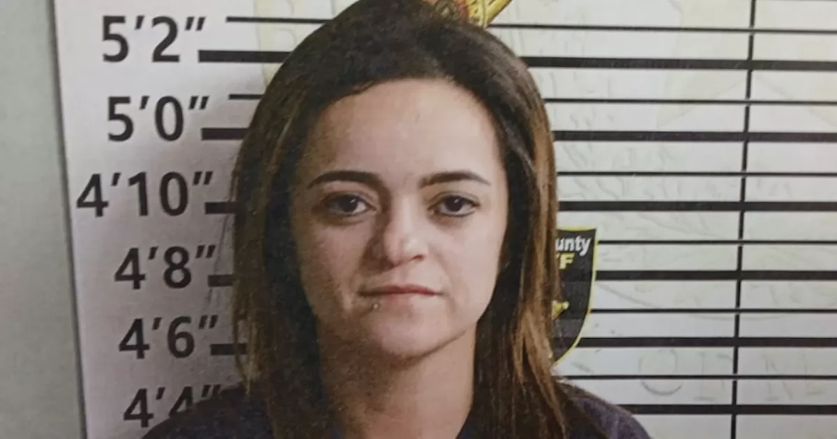 Arrestan a mujer buscada por asalto en Eagle Pass