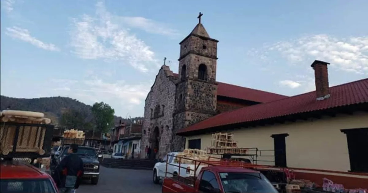 Fallecen cuatro hombres electrocutados tras instalar escenario para un evento