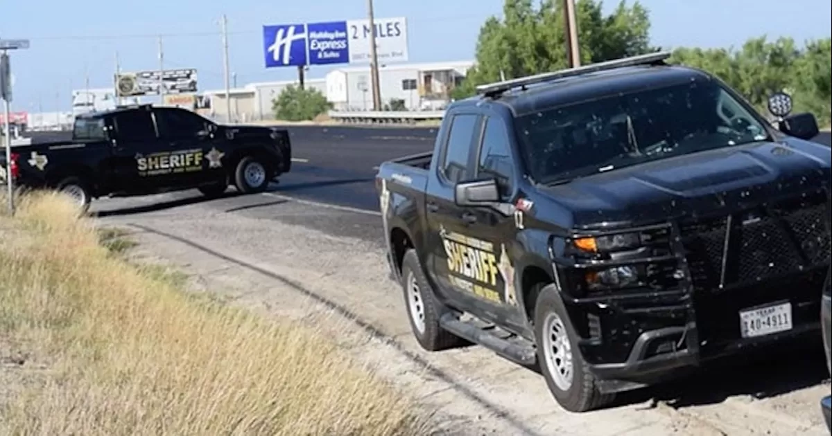 Ellas fueron aseguradas por el cargo de conducta desordenada y transportadas a la cárcel del condado para ser procesadas.