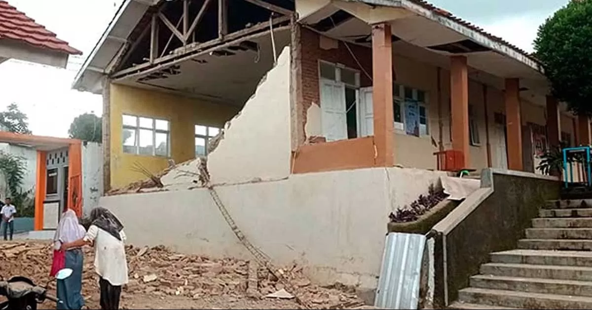 Confirman 162 muertos por terremoto en Indonesia