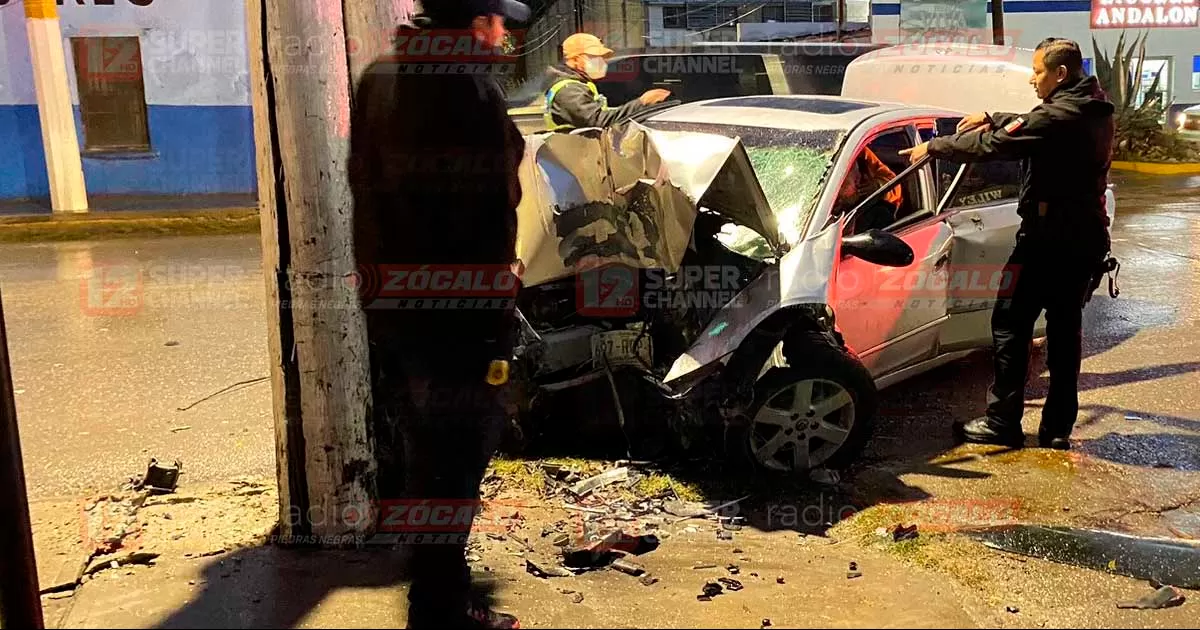 Choque carambola deja persona prensada en Villa de Fuente