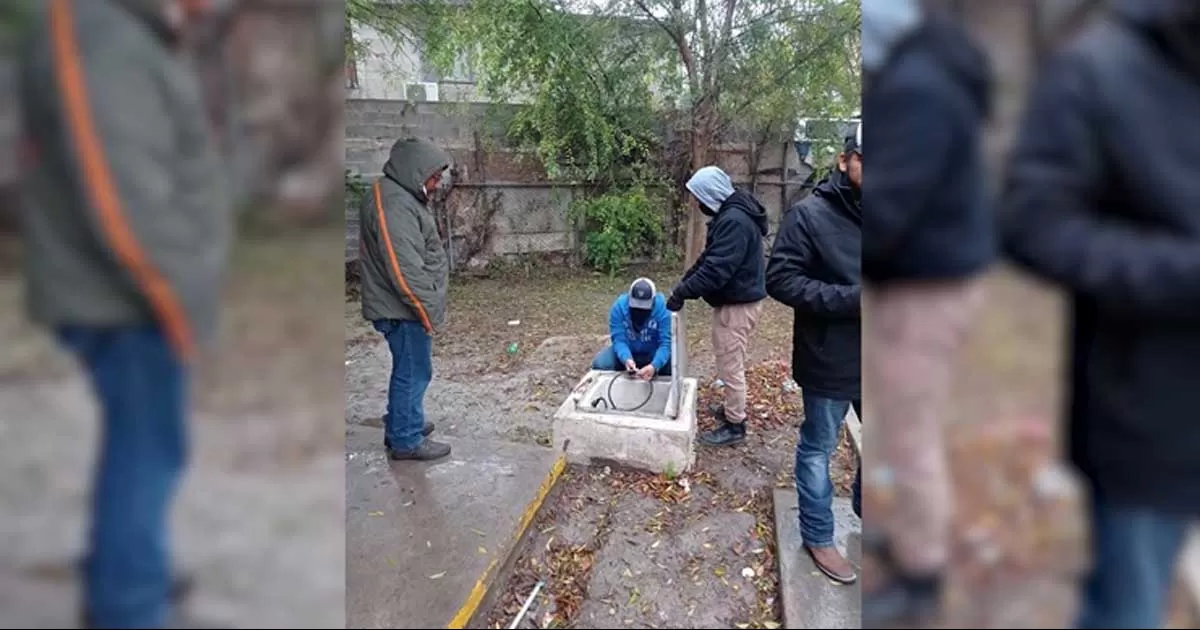 Personal de mantenimiento de servicios regionales apoya a escuela Héctor Mario