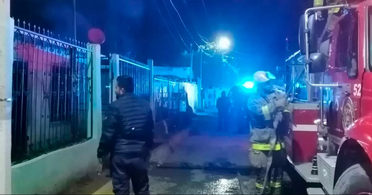 Daños materiales fue lo que dejo un incendio en una casa-habitación