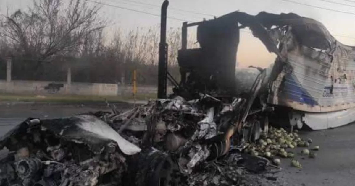 En Nuevo Laredo, Tamaulipas, reportan balaceras y bloqueos hoy 28 de noviembre de 2022 lo que obligó a suspender clases y cerrar el consulado de EU ante la situación de riesgo.