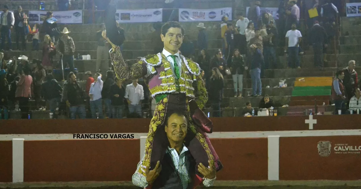 Triunfal debut de Luis David, indulta a “Calvillence” de Fernando de la Mora