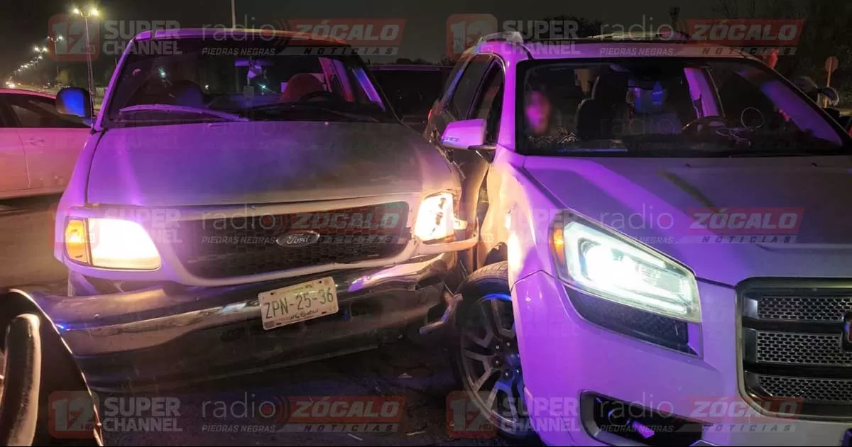 Chocan dos en Av. Centenario; ambos alegan haber hecho alto en el cruce