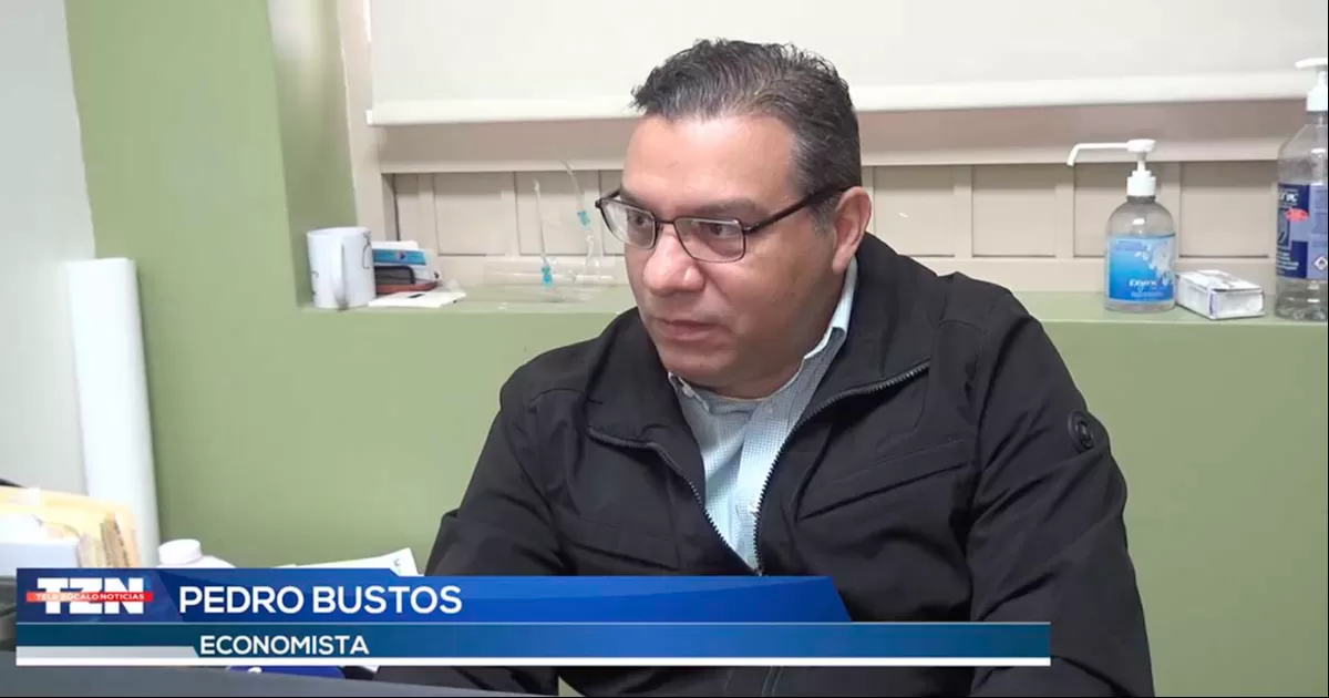 El economista local Pedro Bustos recomendó liquidar las deudas ante el banco lo antes posible y no adquirir nuevas ante el aumento esperado de las tasas de interés.