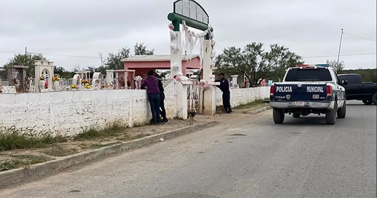 El hombre que fue encontrado sin vida responde al nombre de Juan, el cual aparentemente traía huellas de violencia.