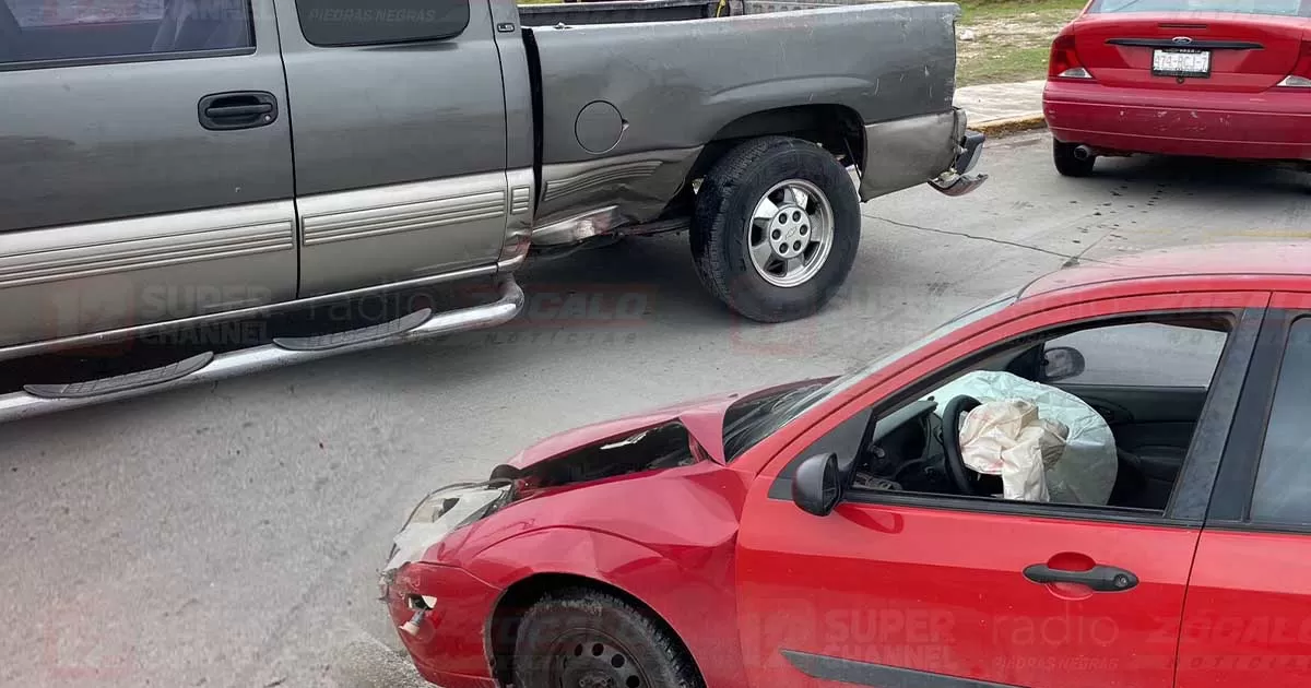 Al accidente acudieron elementos de Tránsito y Vialidad para tomar conocimiento de los hechos, donde los involucrados pudieron llegar a un acuerdo para la reparación de los daños.
