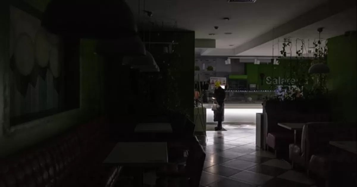 La mitad de la región de Kiev estará sin luz durante días tras ataques rusos