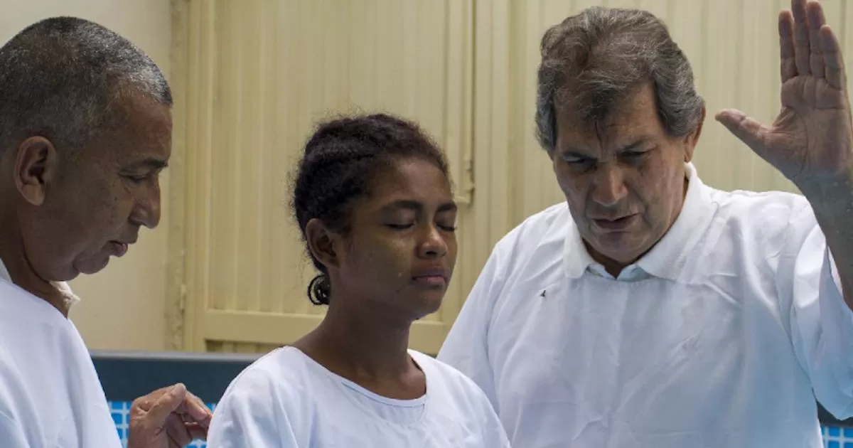 Mueren 14 personas tras ahogarse durante un bautizo en un río de Sudáfrica