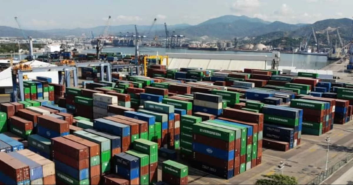 En el segundo lugar se colocó Canadá con 65 mil 400 millones de dólares, equivalentes a 14.1 por ciento del comercio total de Estados Unidos.