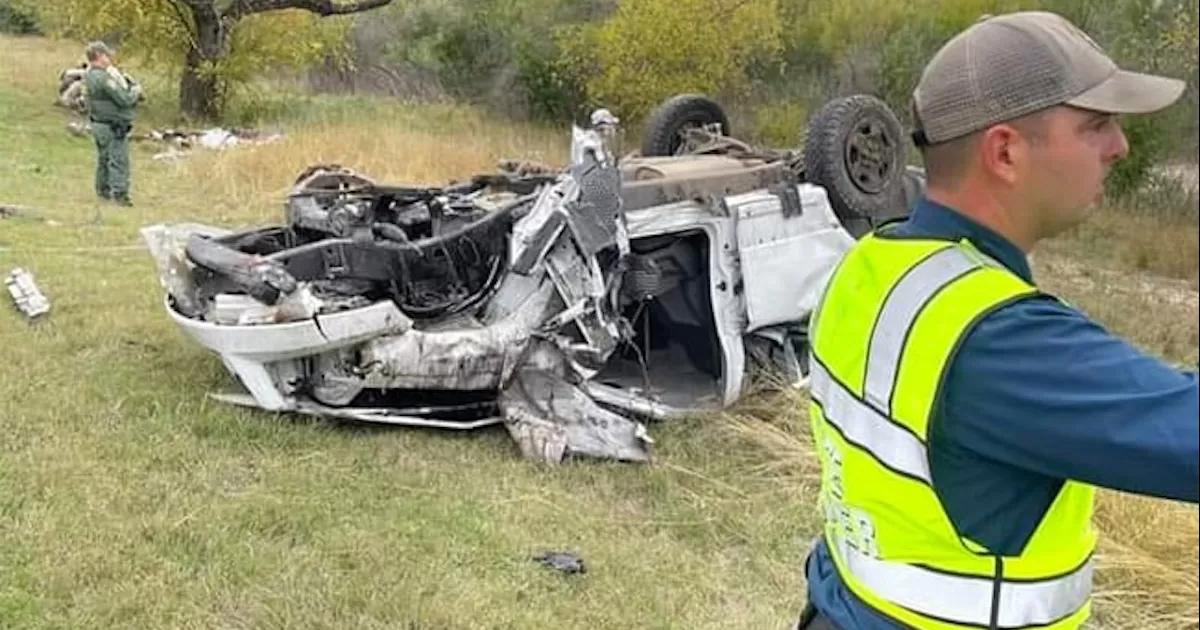 Suman 5 los muertos tras accidente de Bracketville