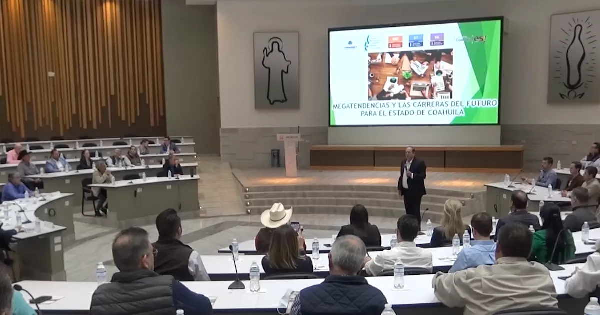 Presenta Secretario de Economía proyecto de transformación de carreras técnicas y universitarias