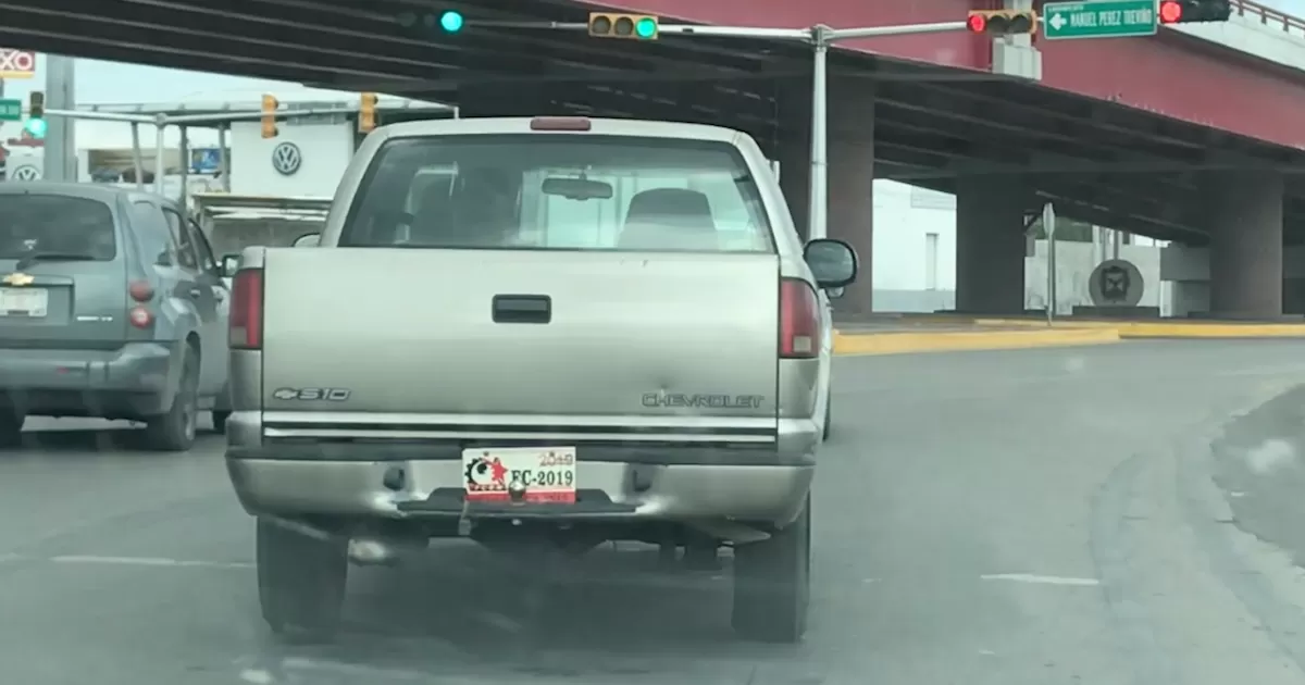 Piden a dueños de autos chocolate a no caer en engaños de regularizar unidades cuyo título inicie con letra