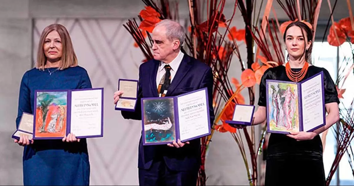 Los activistas fueron distinguidos con el Nobel por ‘promover el derecho a criticar al poder y proteger los derechos fundamentales de los ciudadanos’.