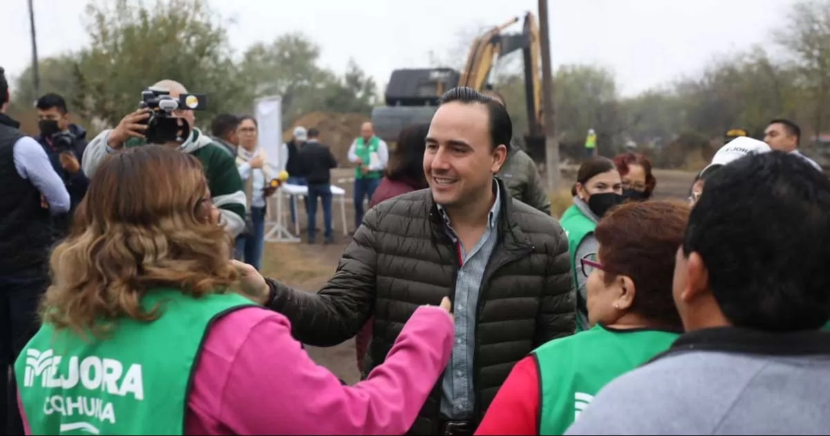 Supervisa Manolo obra hidráulica en San Juan de Sabinas.