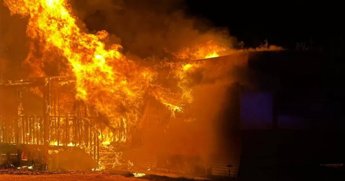 Fuego acaba con una vivienda móvil en Las Quintas Fronterizas