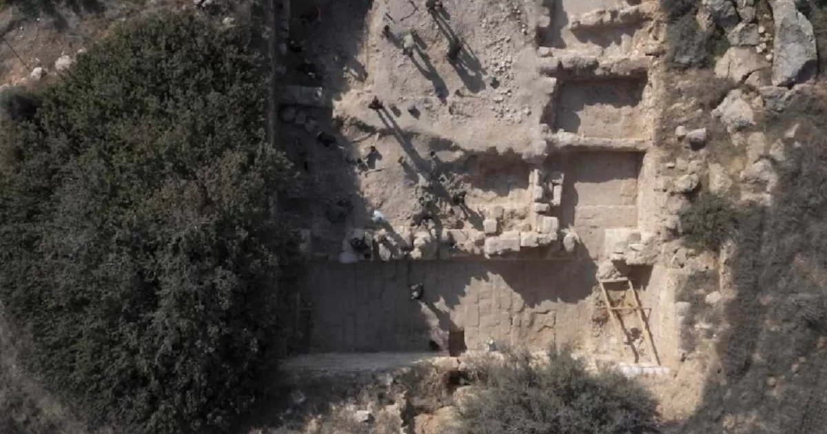 Israel revela una importante cueva funeraria de más de 2.000 años