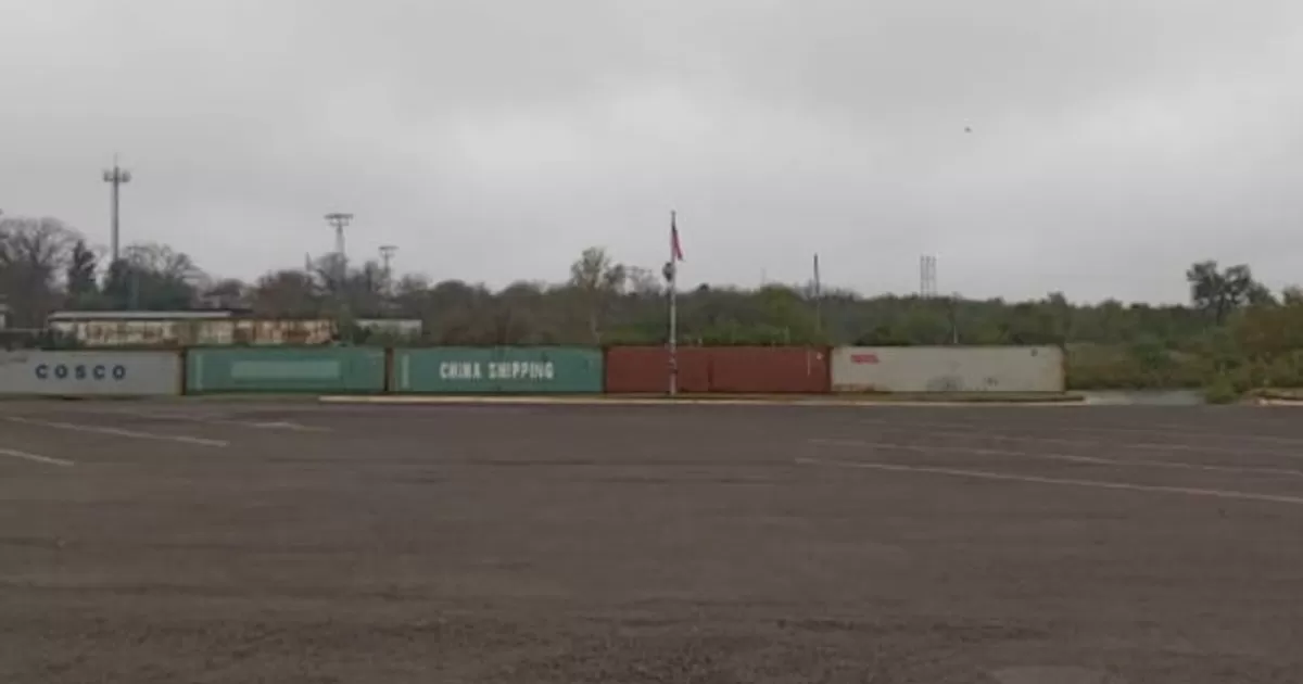 ‘Pared metálica’ del río Bravo no para a migrantes: Gerente municipal de Eagle Pass