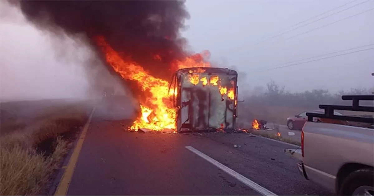 Hasta el momento no se han reportado personas lesionadas o intoxicados por el humo.
