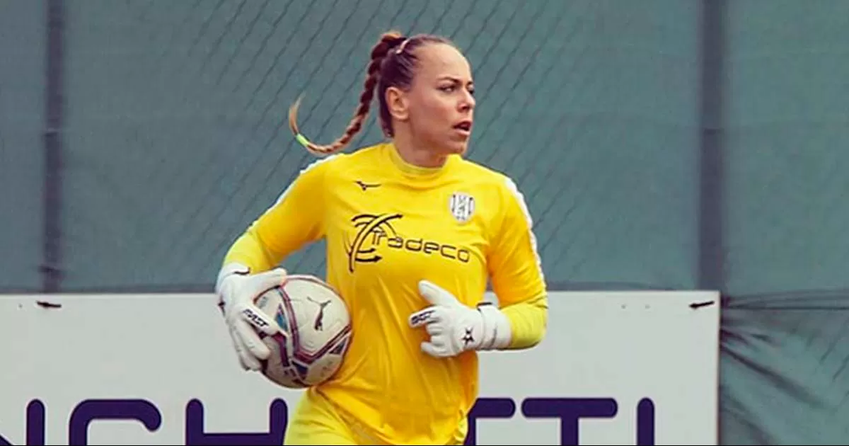 Equipo de fútbol deja de pagarle a portera al enterarse que está embarazada
