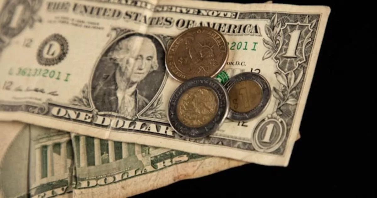 Peso avanza por tercera jornada por repunte de inflación