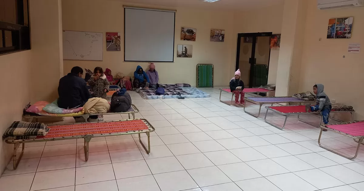 Además, una mujer se negó a ser trasladada al albergue.