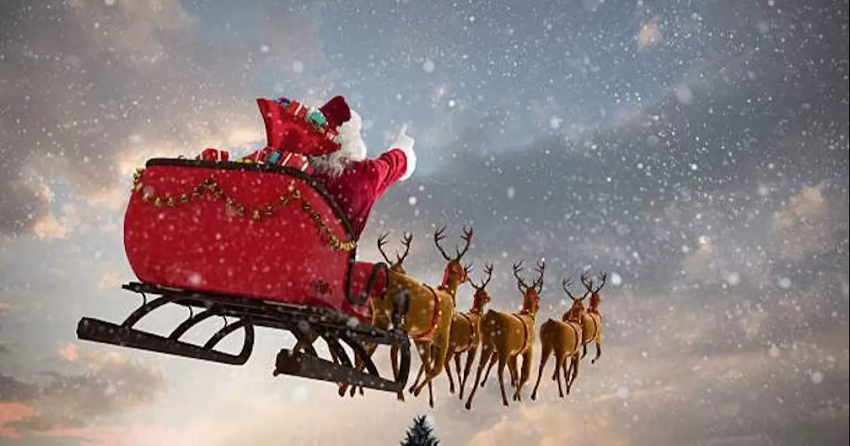 Santa Claus ya está repartiendo regalos con la ayuda de sus renos, ¿por dónde viene?