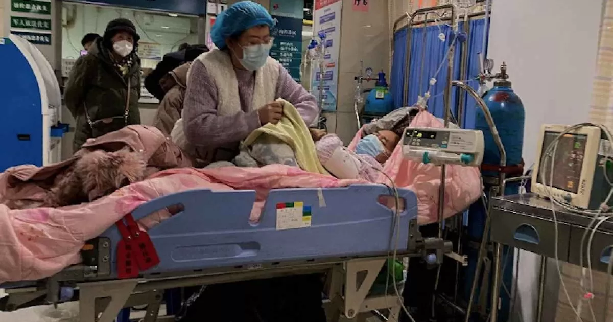 En China, médicos contagiados siguen en primera línea para tratar a pacientes covid