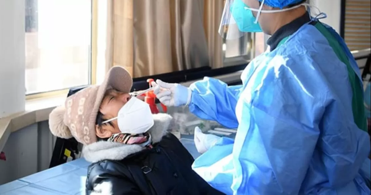 Italia impone prueba obligatoria de Covid a pasajeros llegados de China