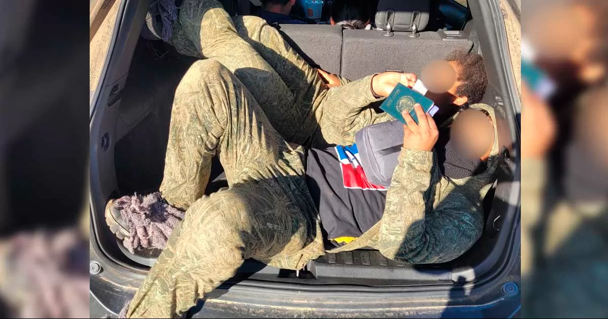 Viajaban migrantes mexicanos en auto de renta en Arizona